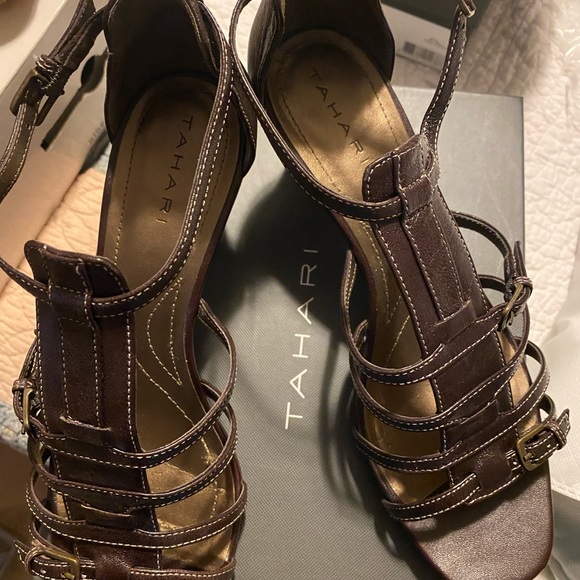 Tahari sandals - Picture 2 of 3